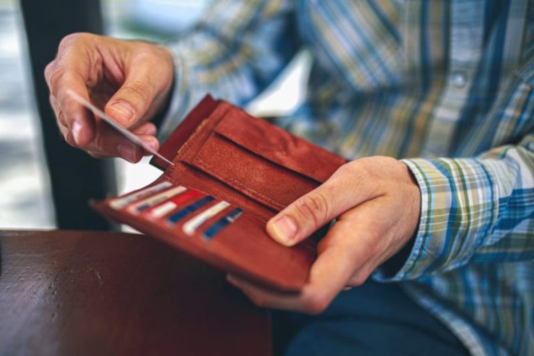 ‘People are stretched’: Average consumer now carries $6,329 in credit card debt