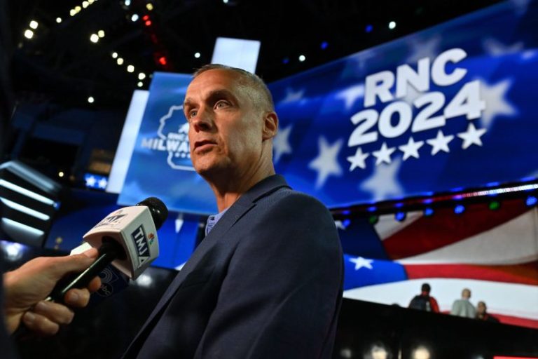 Trump adds five new staffers, including Corey Lewandowski