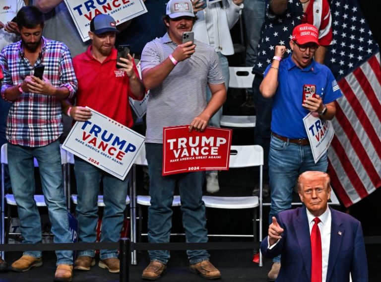 Is the Trump campaign’s male-dominated culture losing women votes?