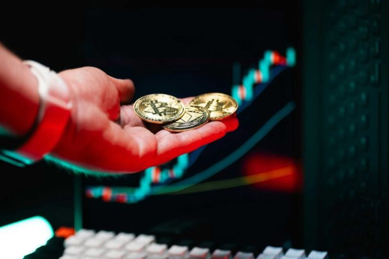 Crypto Market Update: Sector Rebounds After US$20 Billion Liquidation Shock